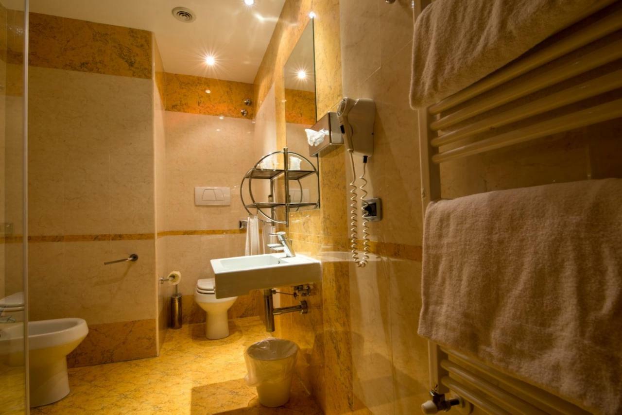 Hotel Planet Arezzo Exterior foto